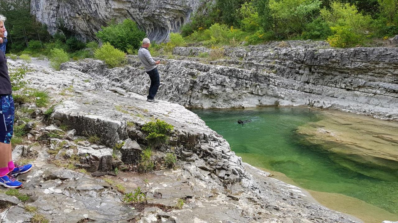 Les Hirondelles Villa Pont-de-Barret Luaran gambar